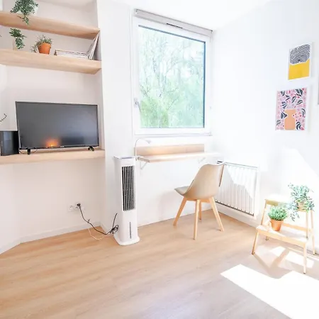 아파트 Tinelle House 투르